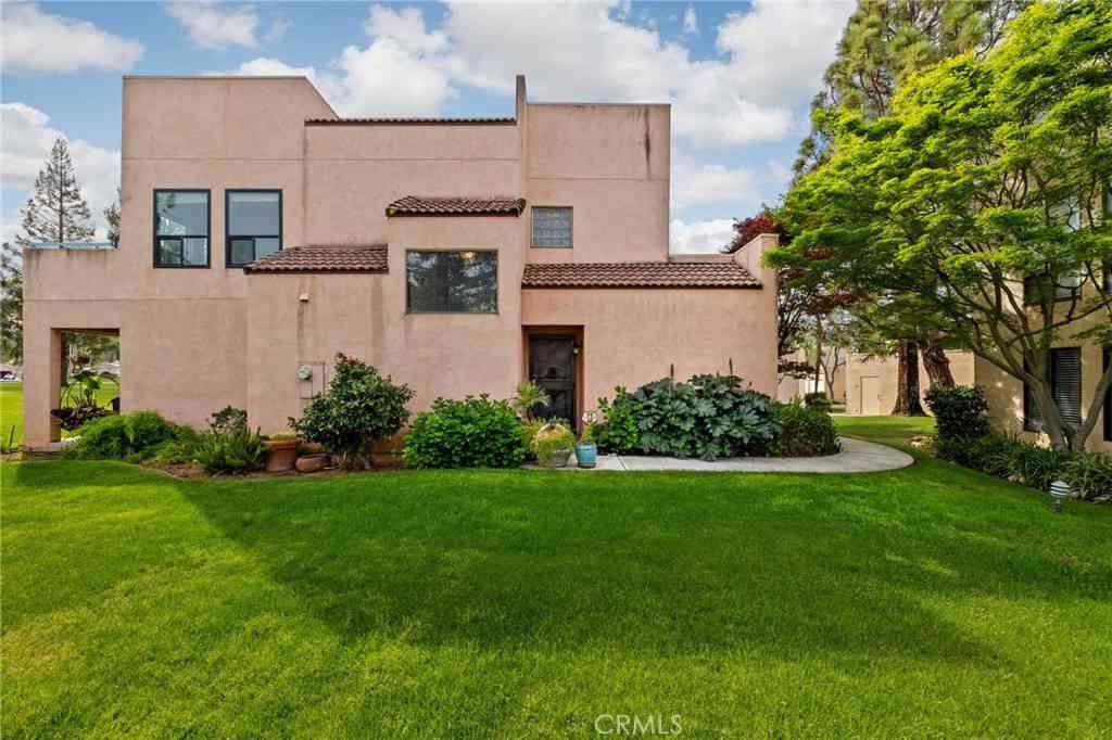 Condo For Sale - 14500 Las Palmas #22<br/> Kern County, Bakersfield, CA 93306