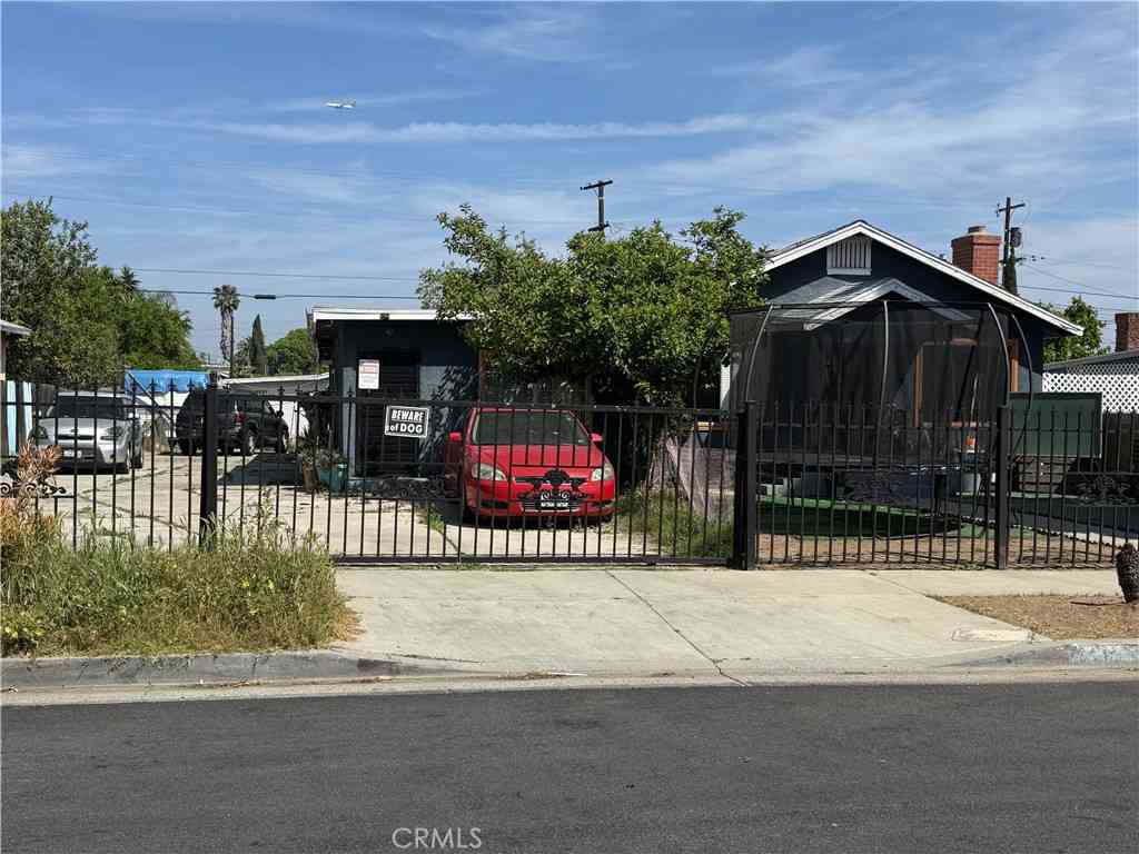 Homes For Sale - 1231 W 104th<br/> Los Angeles County, Los Angeles, CA 90044