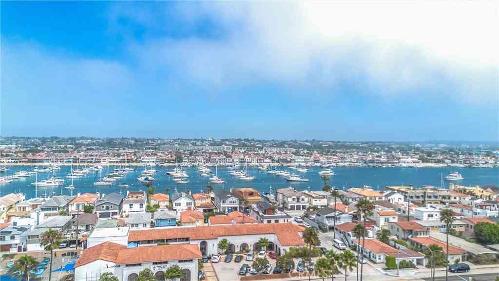 Homes For Sale - 1408 W Oceanfront<br/> Newport Beach, CA 92661