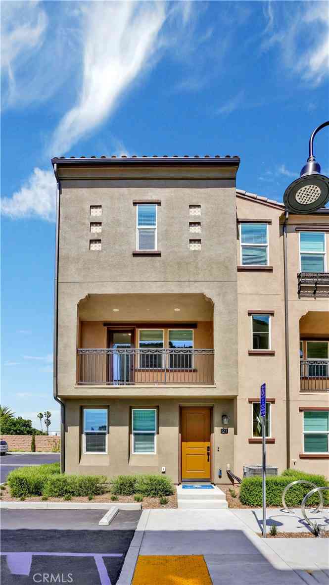 Townhouse For Sale - 2211 W Orange #21<br/> Anaheim, CA 92804