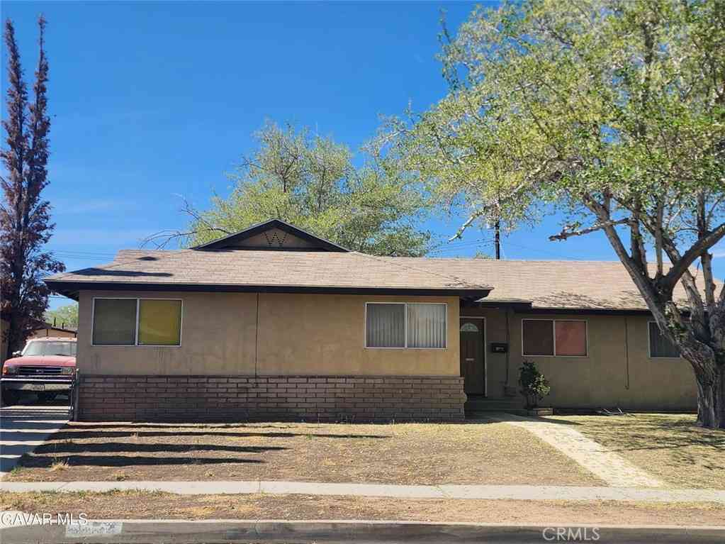 Homes For Sale - 37755 Lasker<br/> Palmdale, CA 93550