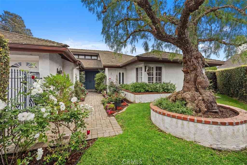 Homes For Sale - 31162 Doral Place<br/> Laguna Niguel, CA 92677