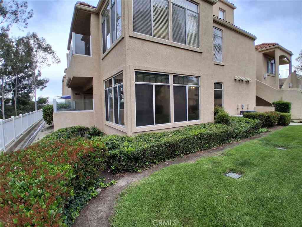 Condo For Rent - 3190 Altura Court #101<br/> Corona, CA 92882