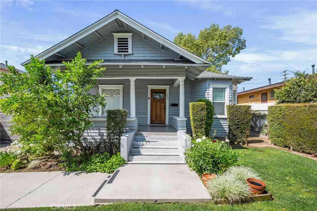 Multifamily For Sale - 1251 N Commonwealth Avenue<br/> Los Angeles County, Los Angeles, CA 90029