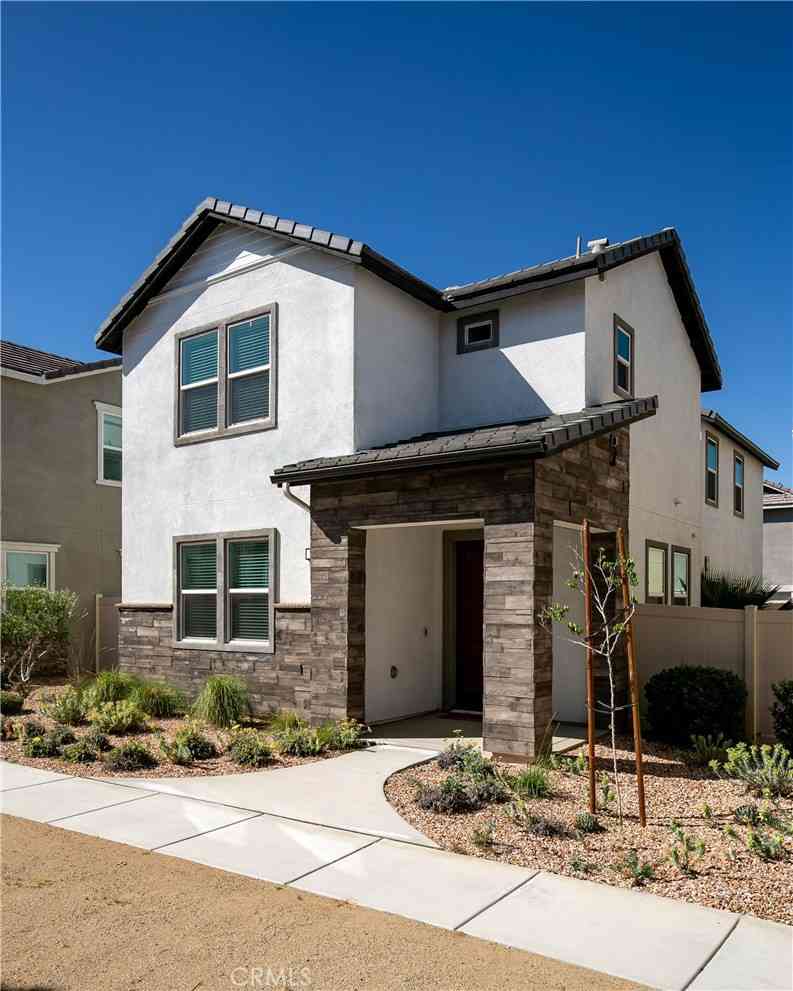Townhouse For Sale - 240 Natural Bridge<br/> Palmdale, CA 93551