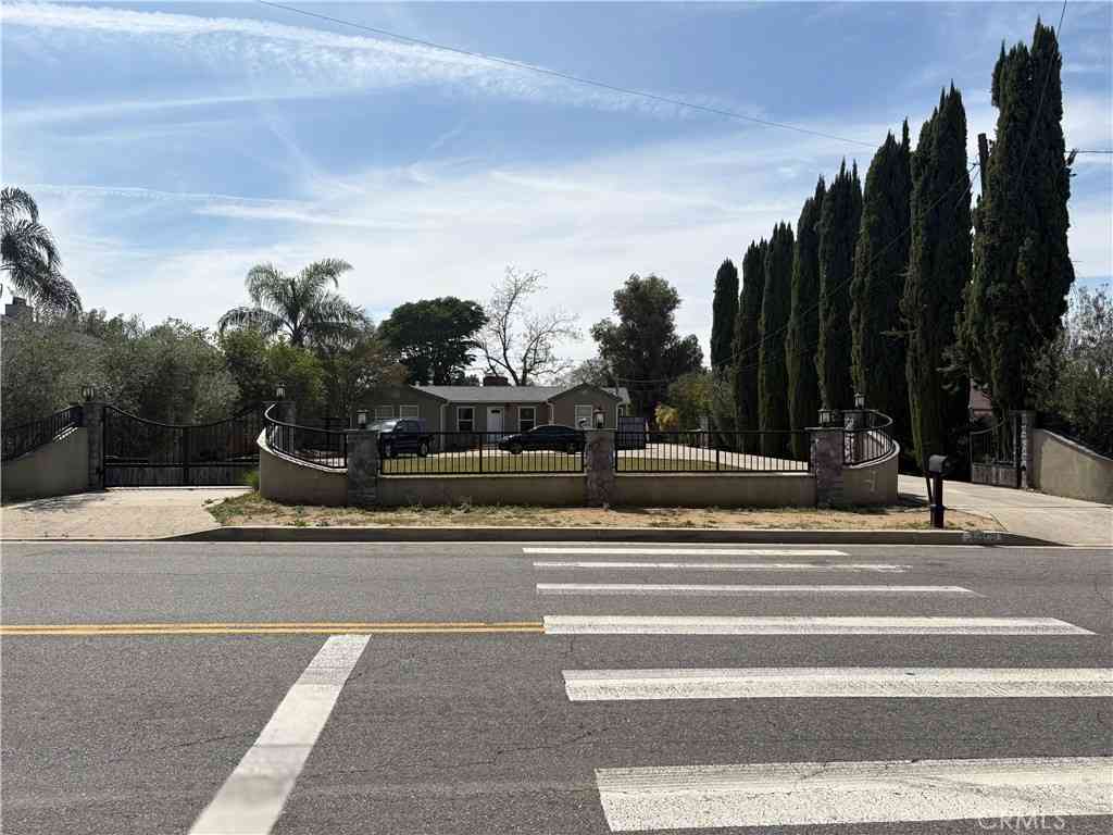 Homes For Rent - 12917 Gladstone<br/> Sylmar, CA 91342