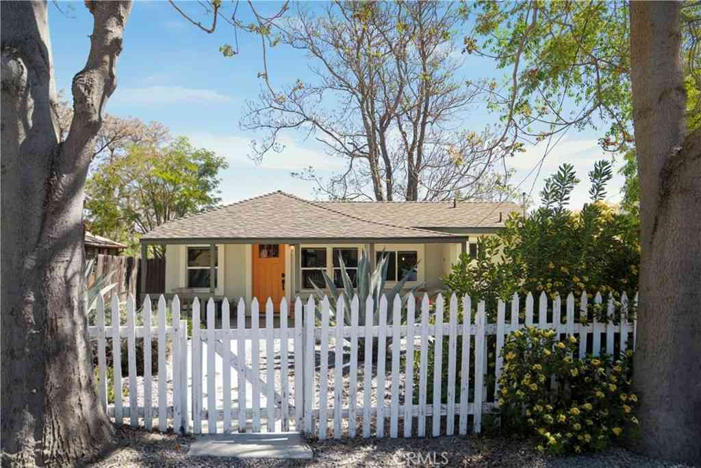 Homes For Sale - 1712 Pine Street<br/> Paso Robles, CA 93446