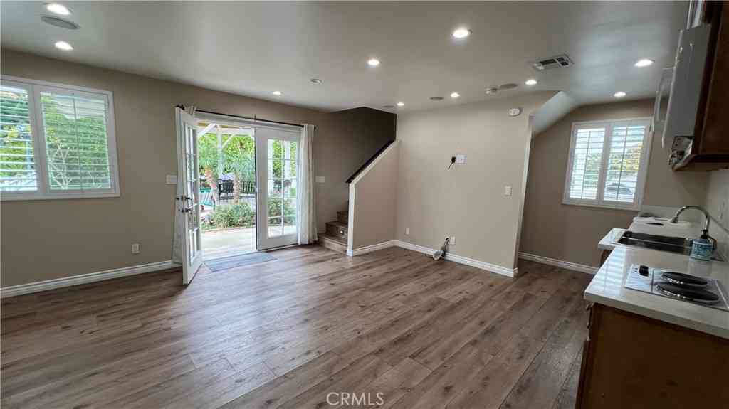 Condo For Rent - 19937 Septo<br/> Chatsworth, CA 91311