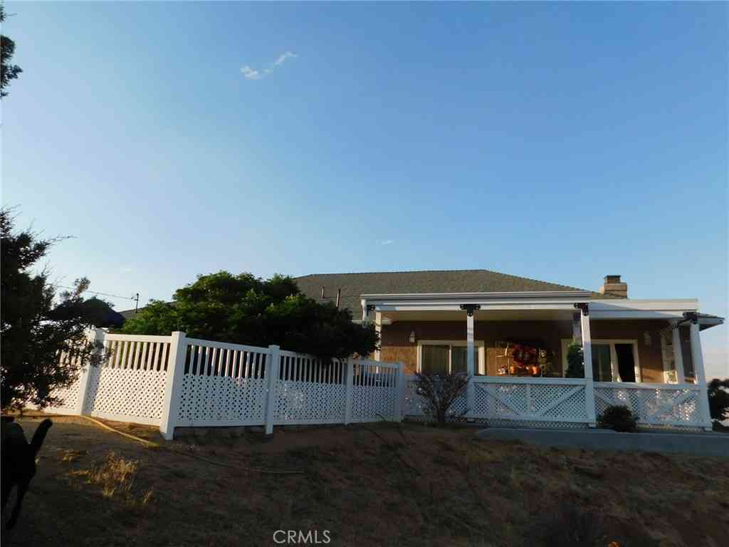 Homes For Sale - 8934 Japatul Road<br/> Apple Valley, CA 92308
