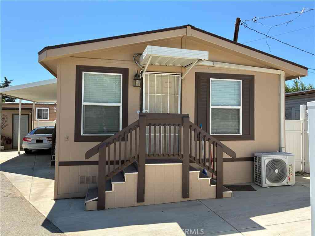 Mobile Home For Sale - 1460 E 6th Street #4<br/> Riverside County, Beaumont, CA 92223