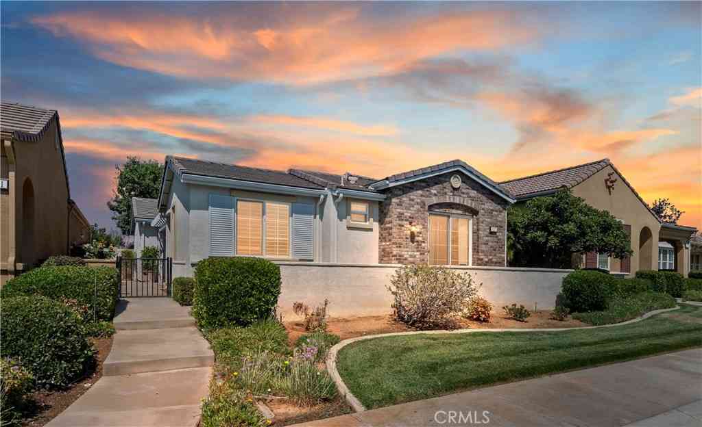 Homes For Sale - 117 Paint Creek<br/> Beaumont, CA 92223