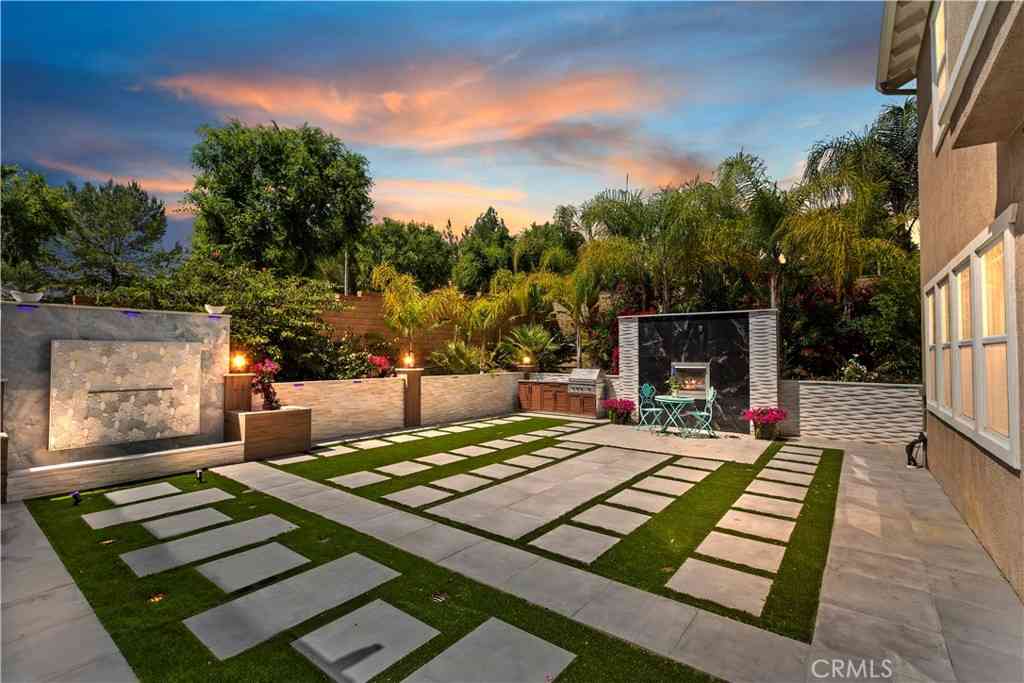 Homes For Sale - 8851 Soothing Court<br/> Corona, CA 92883