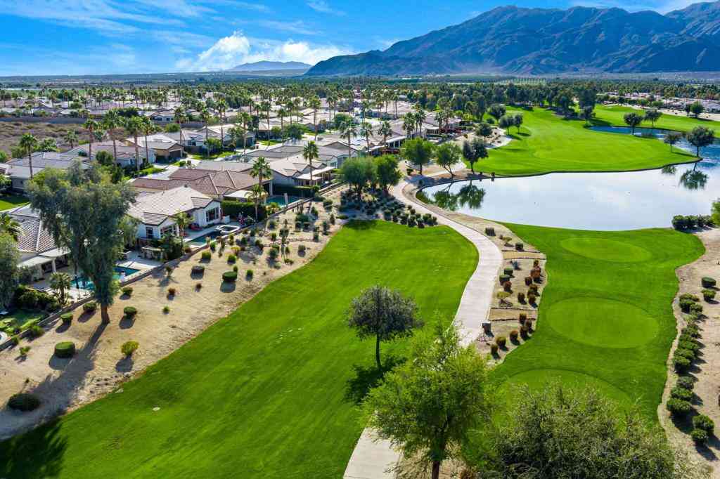 Homes For Sale - 60907 Fire Barrel Drive<br/> La Quinta, CA 92253