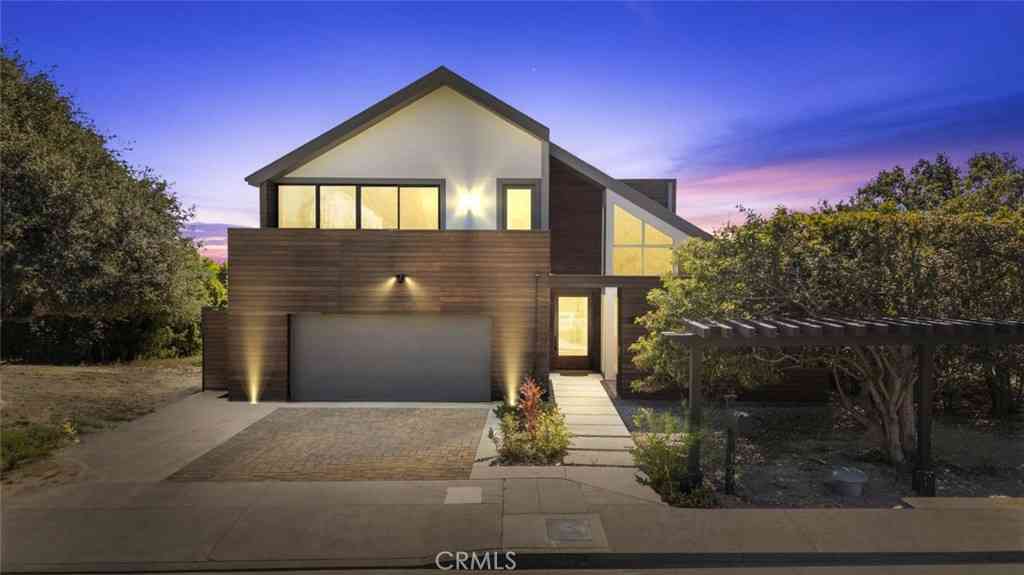 Homes For Sale - 18177 Knoll Hill<br/> Granada Hills, CA 91344