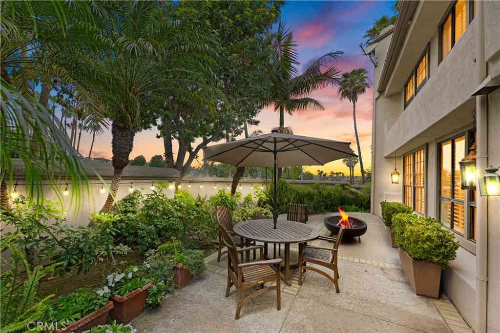 Condo For Sale - 1 Sea Cove Lane<br/> Newport Beach, CA 92660