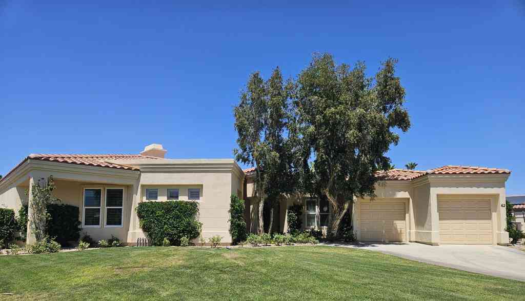 Homes For Sale - 62 Laken Lane<br/> Palm Desert, CA 92211