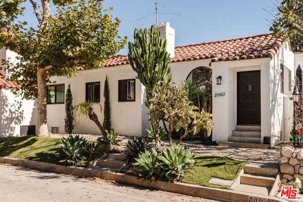 Condo For Rent - 2060 High Tower Drive<br/> Los Angeles, CA 90068