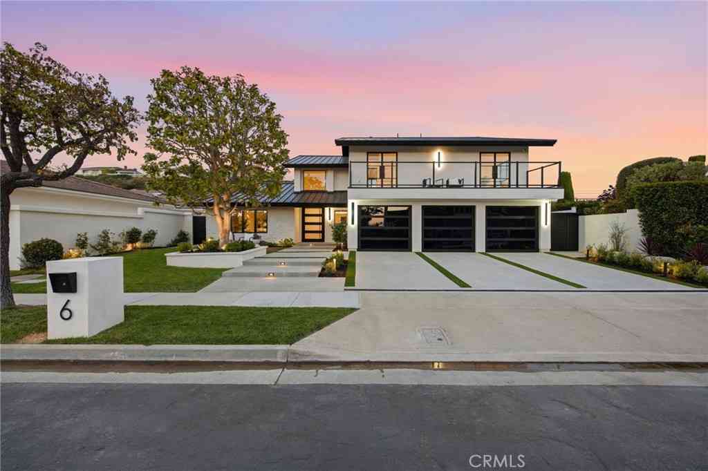 Homes For Sale - 6 Monterey Circle<br/> Orange County, Corona Del Mar, CA 92625