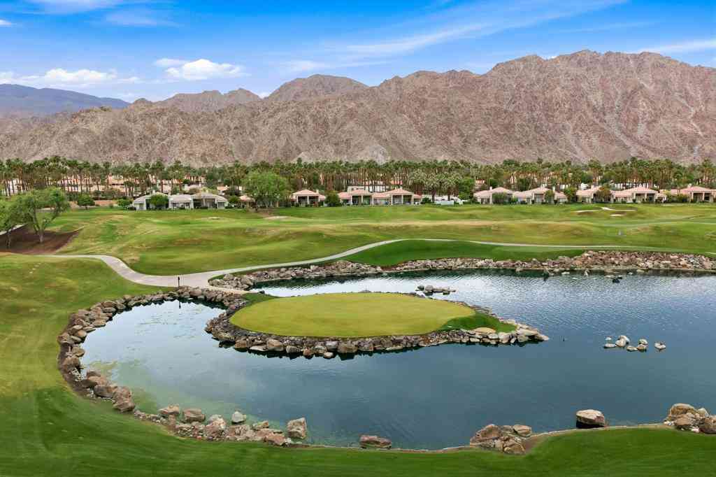 Condo For Sale - 55359 Winged Foot<br/> La Quinta, CA 92253