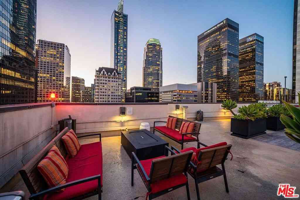 Condo For Sale - 655 S Hope Street #701<br/> Los Angeles, CA 90017