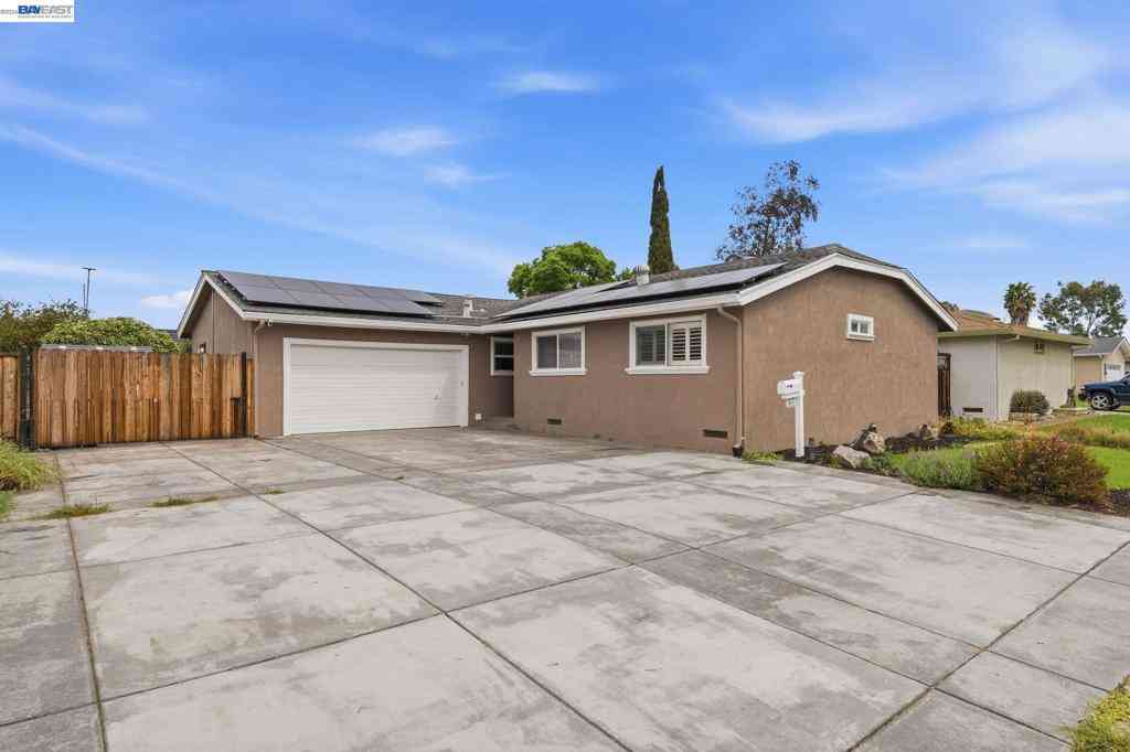 Homes For Sale - 5616 Crestmont Ave<br/> Alameda County, Livermore, CA 94551