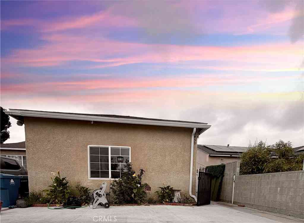 Homes For Rent - 8459 Omelveny Avenue<br/> Sun Valley, CA 91352