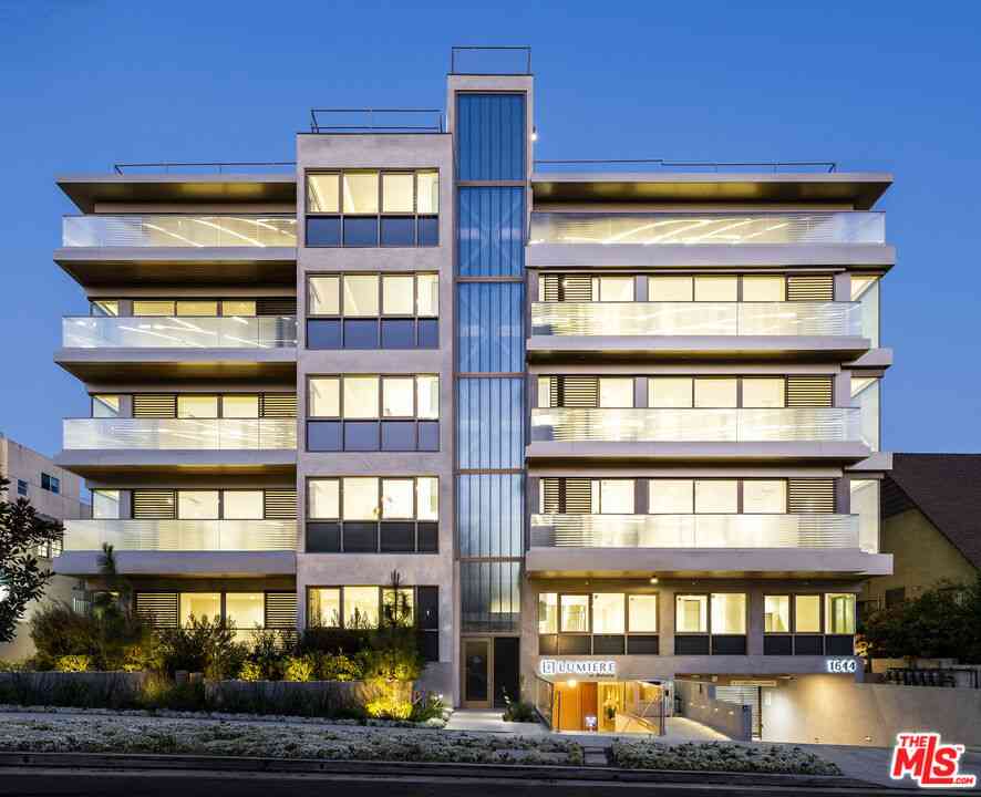 Condo For Rent - 1644 Malcolm Avenue #330<br/> Los Angeles, CA 90024