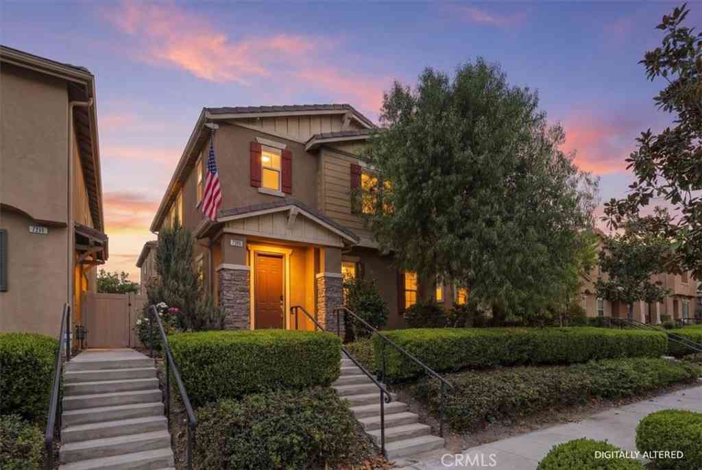Homes For Sale - 7205 Enclave<br/> Riverside County, Eastvale, CA 92880