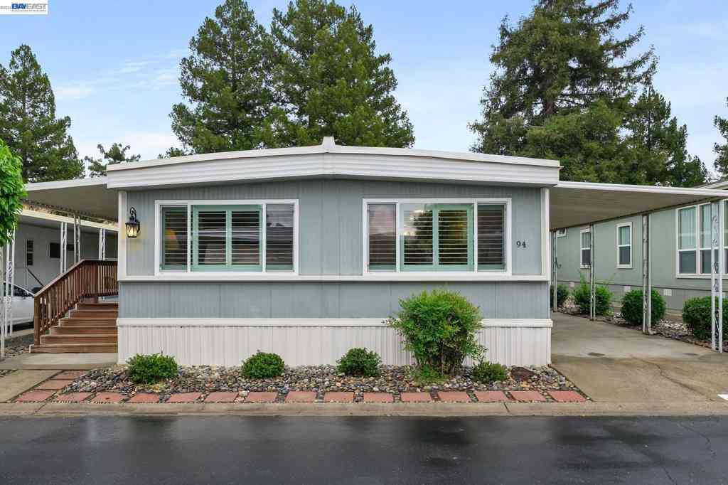 Mobile Home For Sale - 3231 Vineyard Ave., #94<br/> Alameda County, Pleasanton, CA 94566