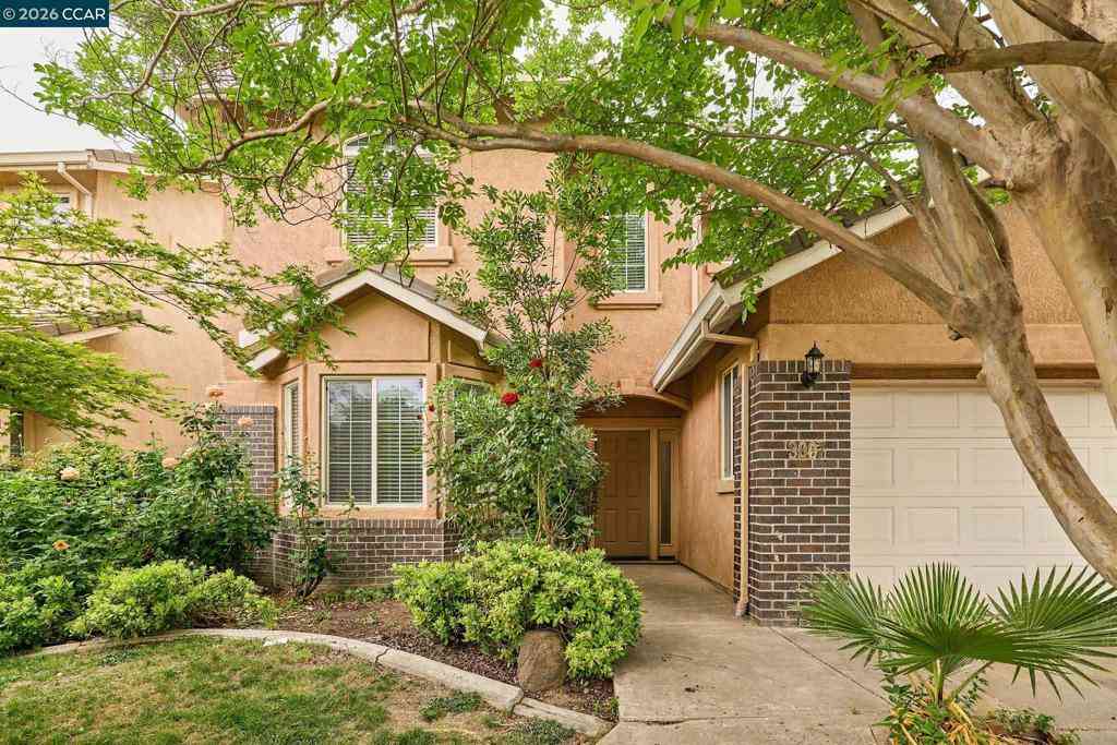 Homes For Sale - 3007 Bergamo Ct<br/> Sacramento, CA 95833