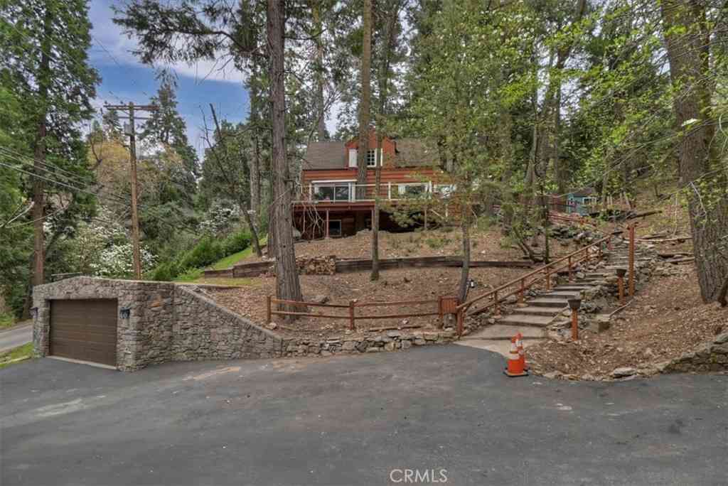 Homes For Sale - 770 Cottage Grove<br/> Lake Arrowhead, CA 92352