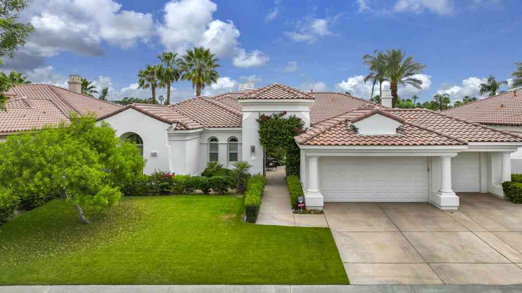 Homes For Sale - 51368 Marbella Court<br/> La Quinta, CA 92253