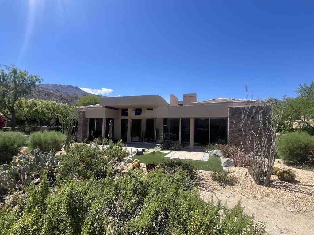 Homes For Sale - 148 Menil Place<br/> Palm Desert, CA 92260