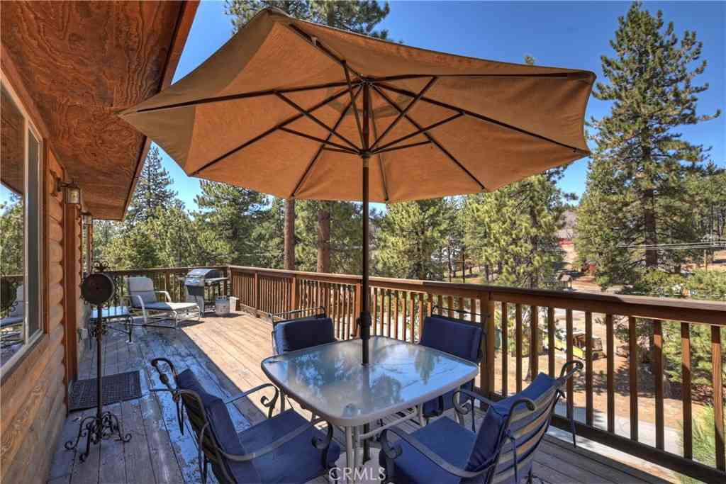 Homes For Sale - 33653 Green Valley Lane<br/> Green Valley Lake, CA 92341