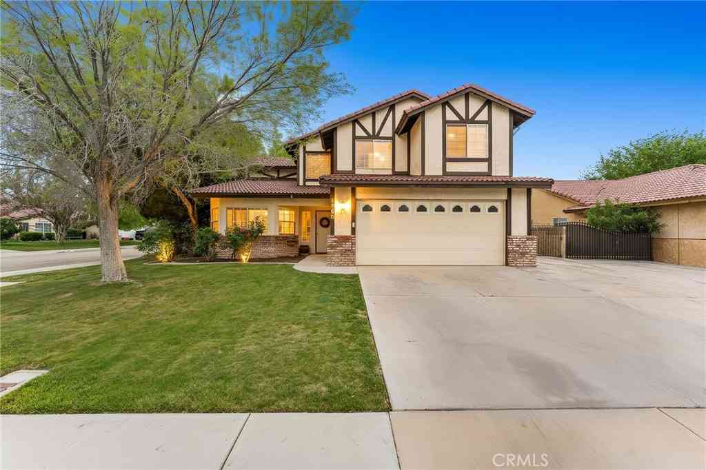 Homes For Sale - 3300 W Avenue J3<br/> Lancaster, CA 93536