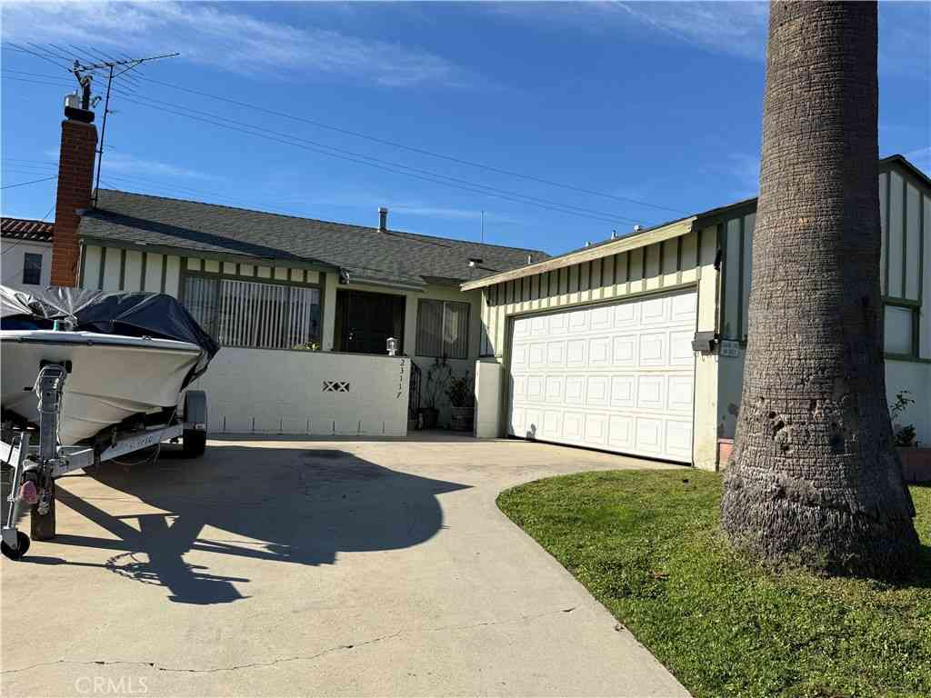 Homes For Sale - 23117 Meyler Ave<br/> Torrance, CA 90302