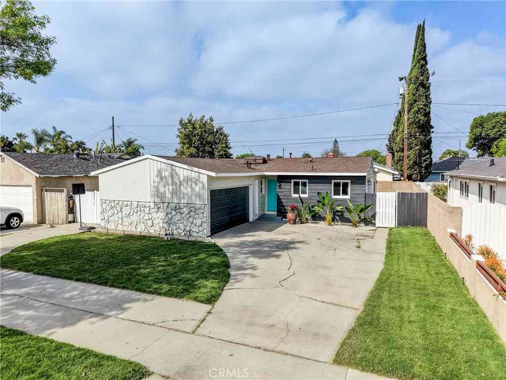 Homes For Sale - 6301 Indiana Avenue<br/> Long Beach, CA 90805