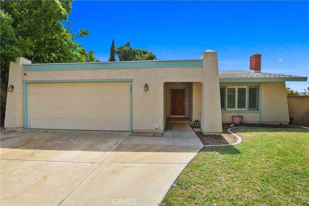 Homes For Sale - 121 S Connie Circle<br/> Anaheim, CA 92806