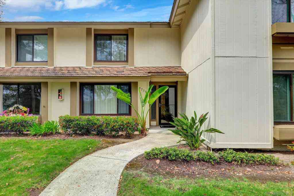 Townhouse For Sale - 9719 Caminito Del Marfil<br/> San Diego, CA 92124