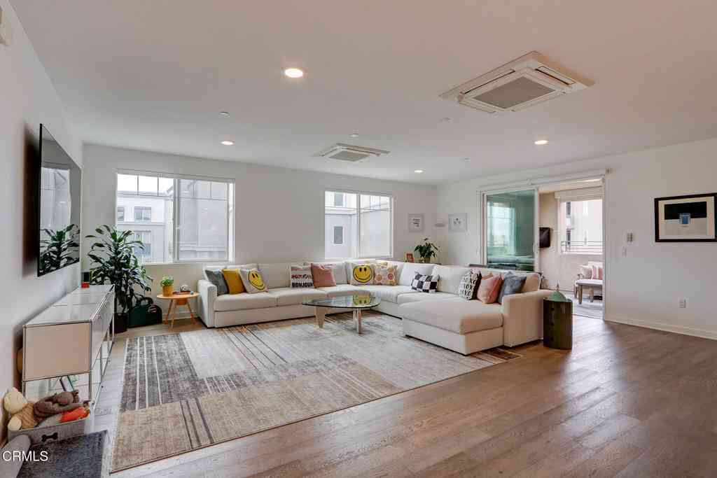Condo For Sale - 2810 Wagon Wheel Road #304<br/> Ventura County, Oxnard, CA 93036