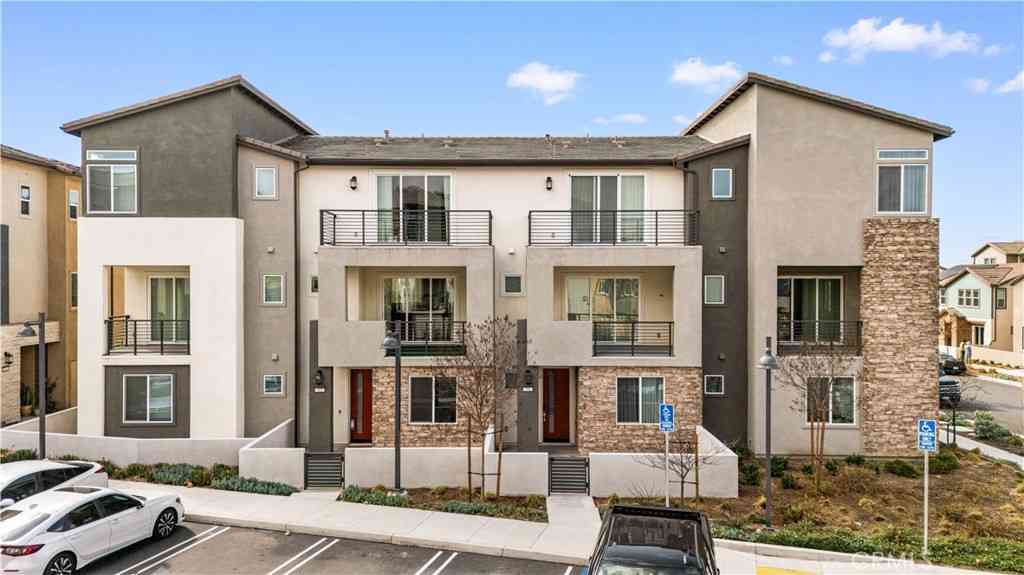 Townhouse For Sale - 312 Tank<br/> Irvine, CA 92618