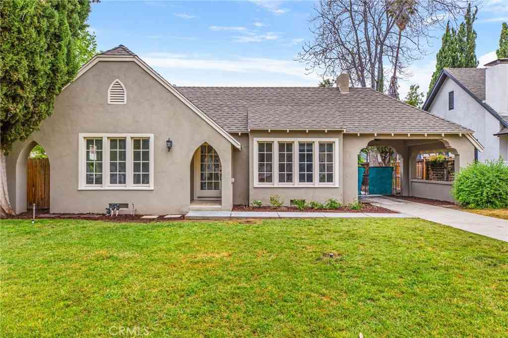 Homes For Sale - 4427 Sunnyside<br/> Riverside, CA 92506