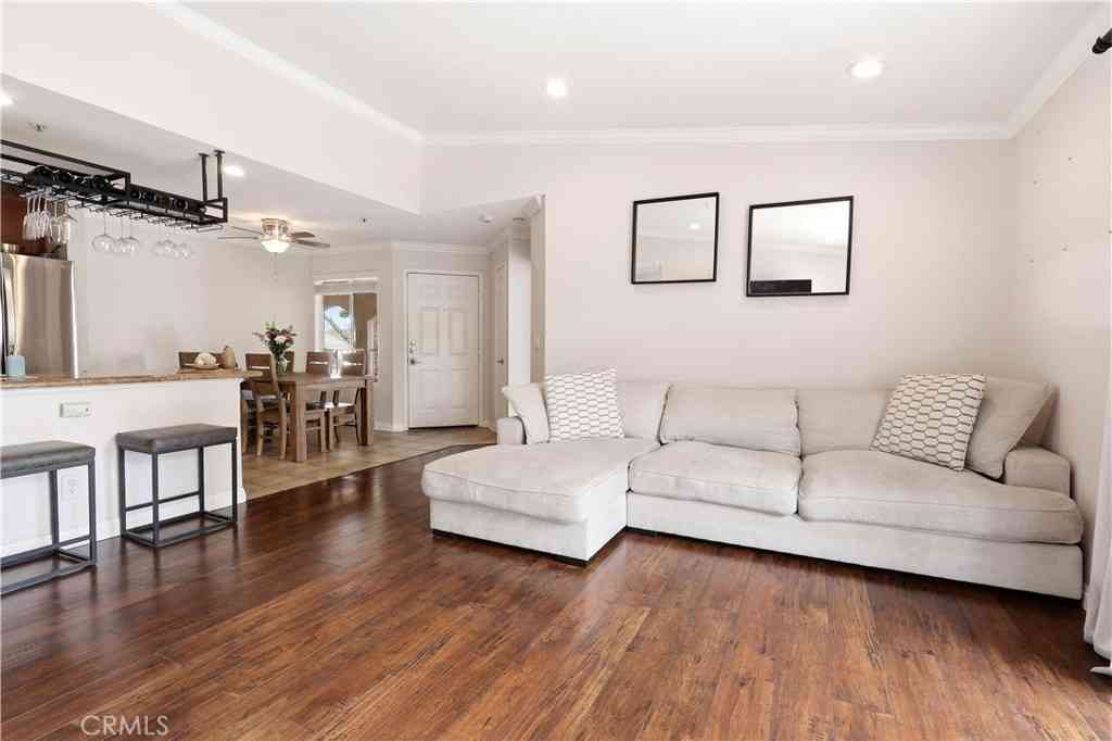 Condo For Sale - 1980 Las Colinas Circle #308<br/> Corona, CA 92879