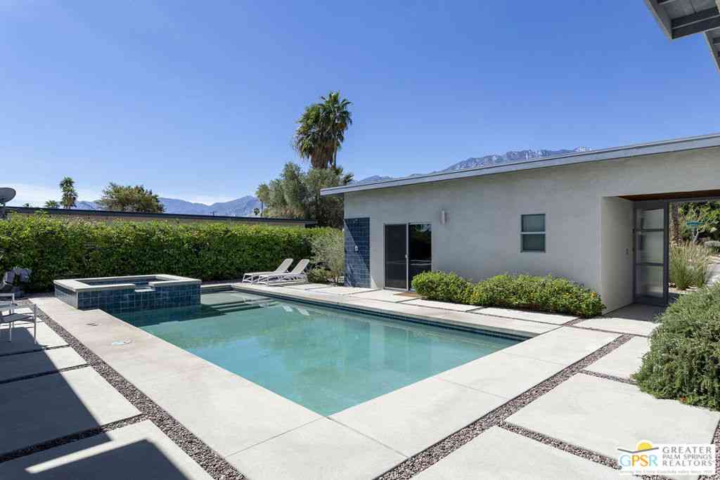 Homes For Sale - 2990 N Farrell Drive<br/> Riverside County, Palm Springs, CA 92262