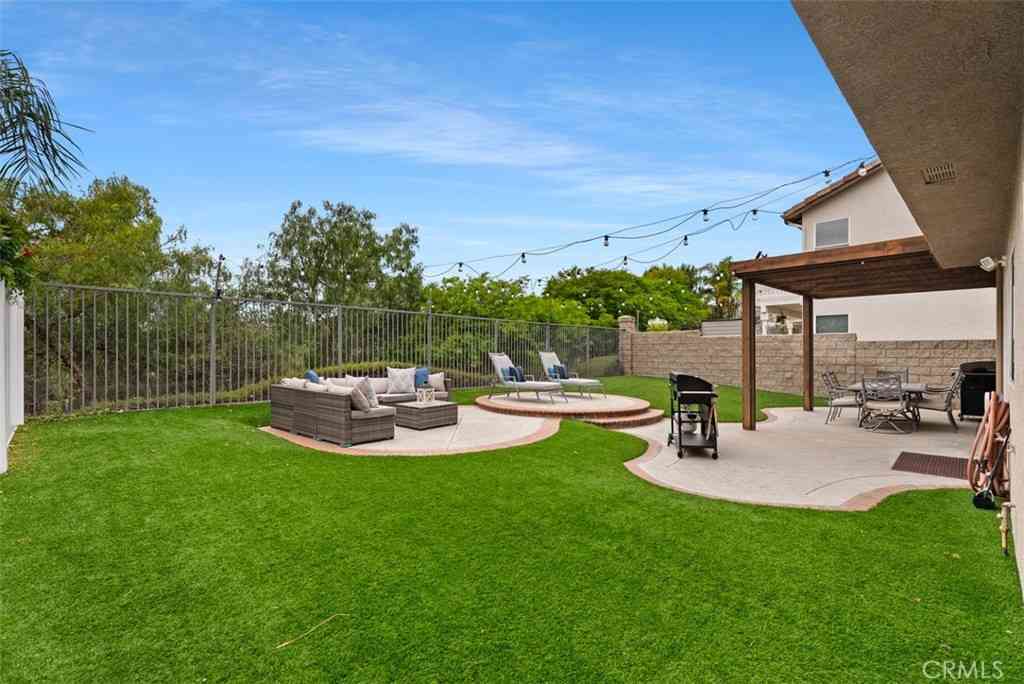 Homes For Sale - 48 Drover Court<br/> Orange County, Trabuco Canyon, CA 92679
