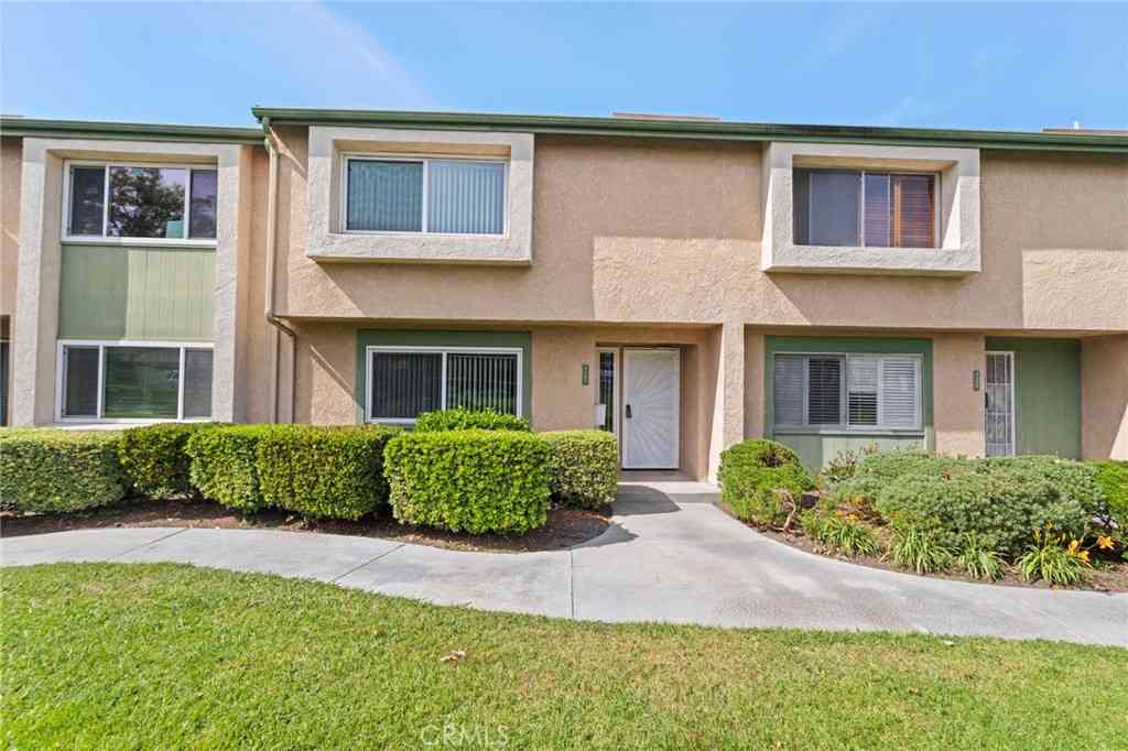 Townhouse For Sale - 9141 Westminster<br/> Garden Grove, CA 92844