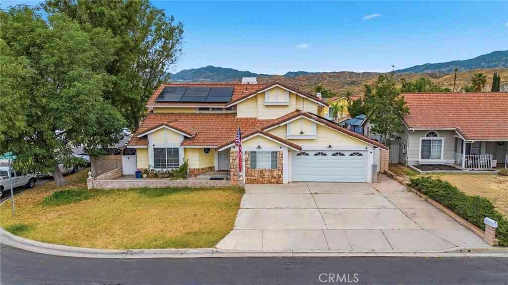 Homes For Sale - 44100 Gallipoli Place<br/> Hemet, CA 92544
