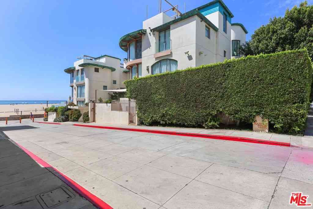Condo For Rent - 11 Marine Terrace #5<br/> Santa Monica, CA 90401