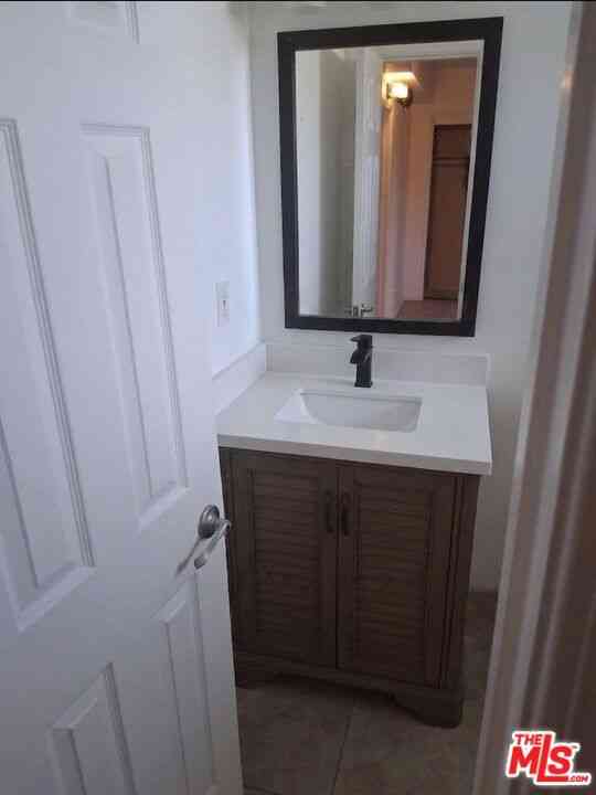 Condo For Rent - 13757 Vanowen Street #1<br/> Van Nuys, CA 91405