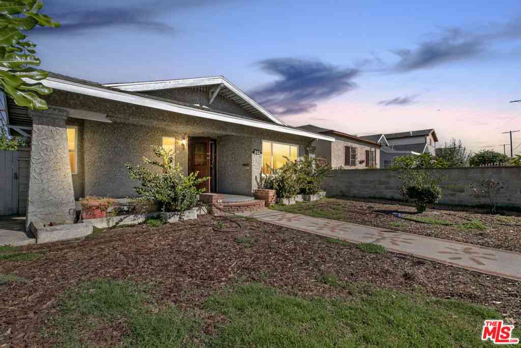 Homes For Sale - 945 W 54th Street<br/> Los Angeles, CA 90037